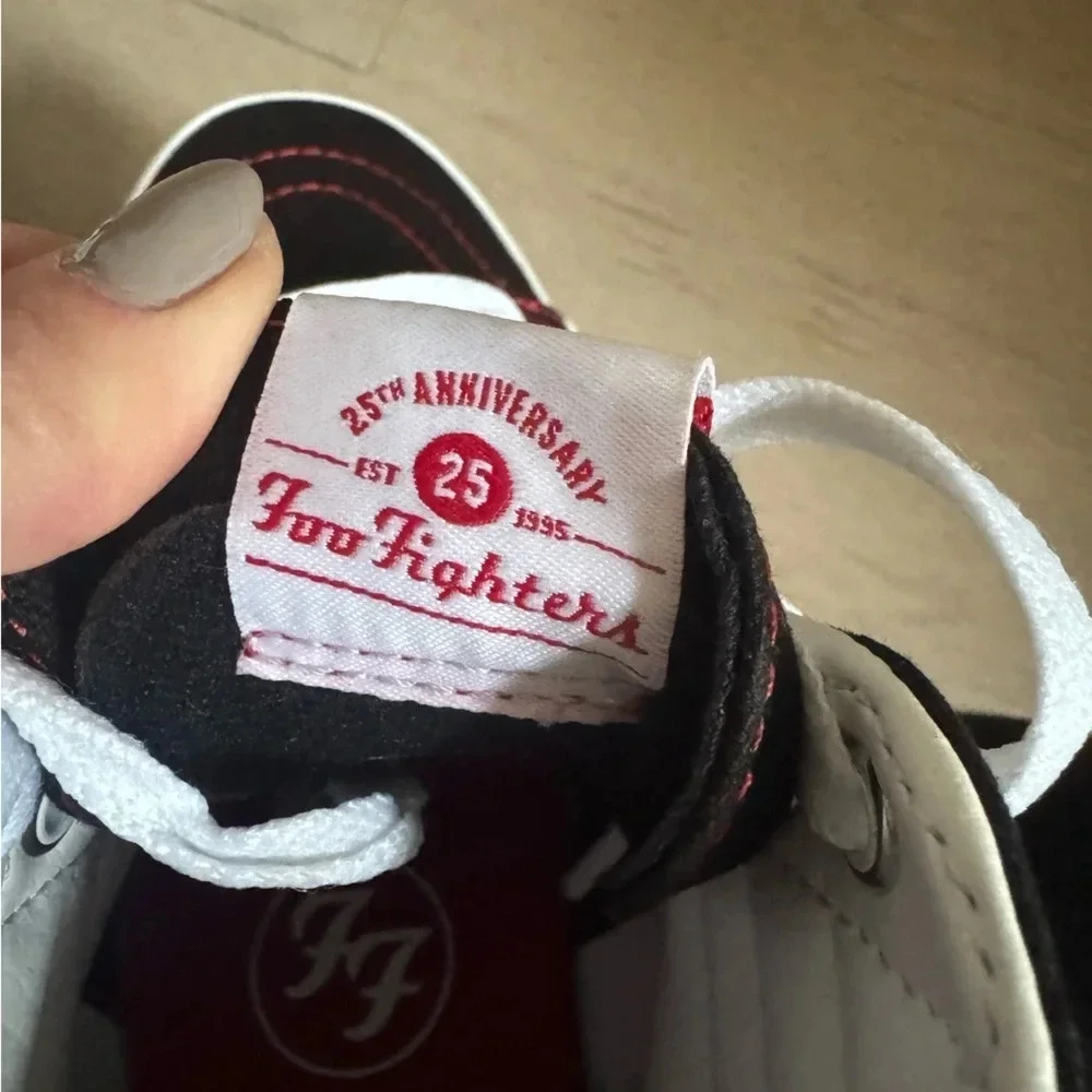 VANS Foo Fighters x Sk8- High 25th Anniversary Size men’s 5 / woman’s size 6.5